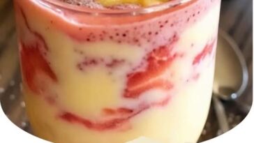 “Strawberry Piña Colada Smoothie, tropical smoothie, strawberry smoothie, piña colada flavors, creamy smoothie, refreshing drink, summer smoothie, coconut milk, pineapple, fresh strawberries, healthy smoothie, tropical flavors, delicious smoothie recipe, fruity drink, healthy tropical treat”